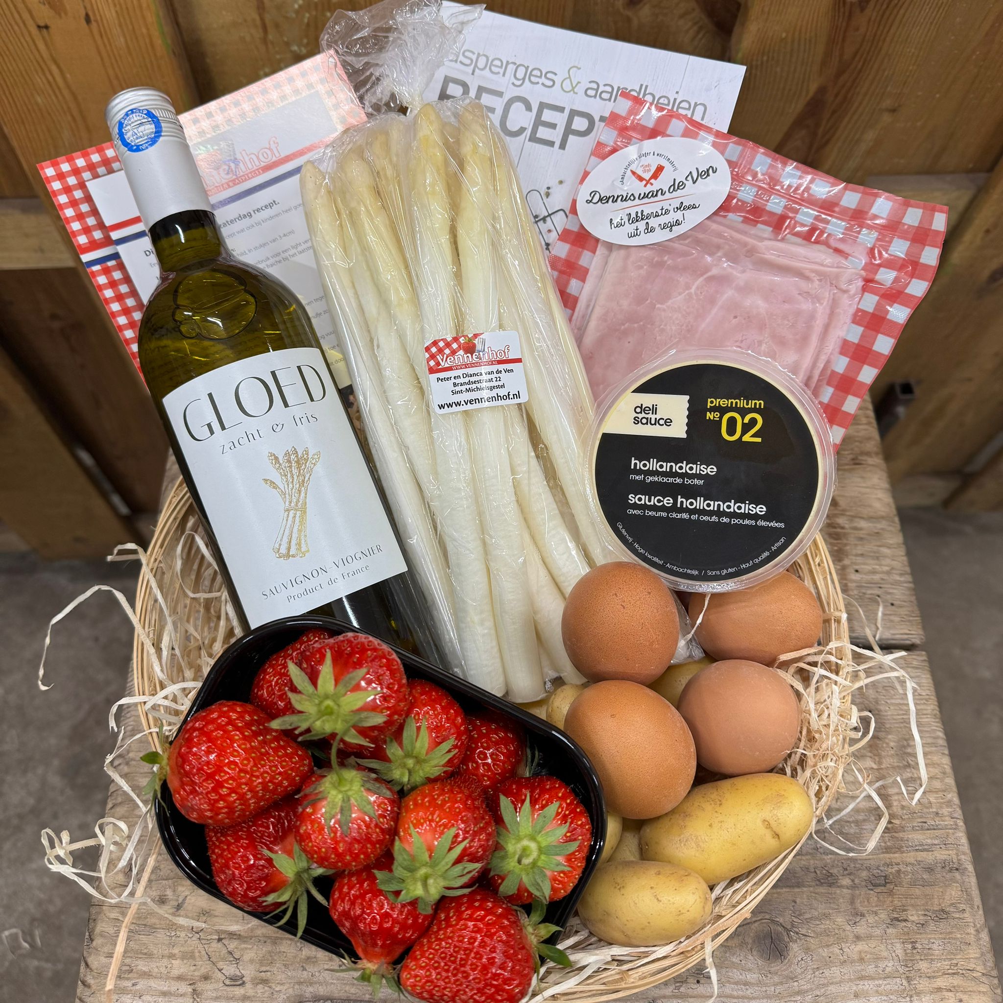 Pakket 4 moederdag pakket Asperge pakket luxe met wijn en aardbeien